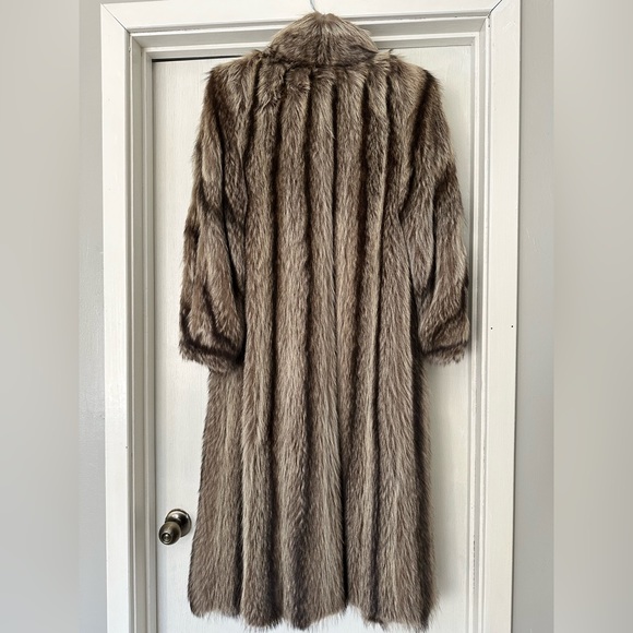 Authentic Ben Ric fur coat. - Picture 6 of 8